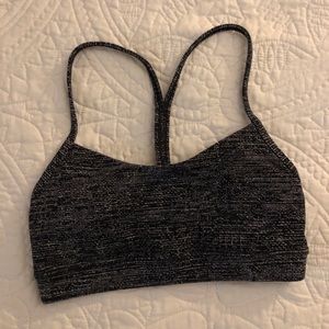 Lululemon FLOW sports bra